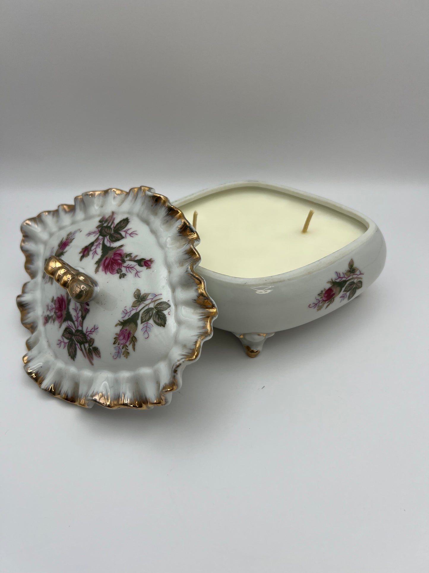 Ruffled Vanity Candle