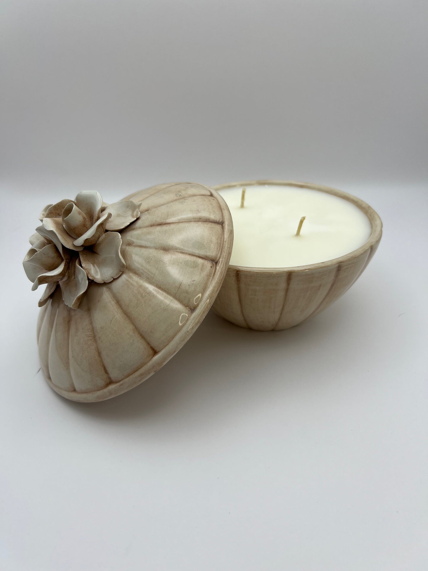 Italian Jar with 3D Floral Lid Candle