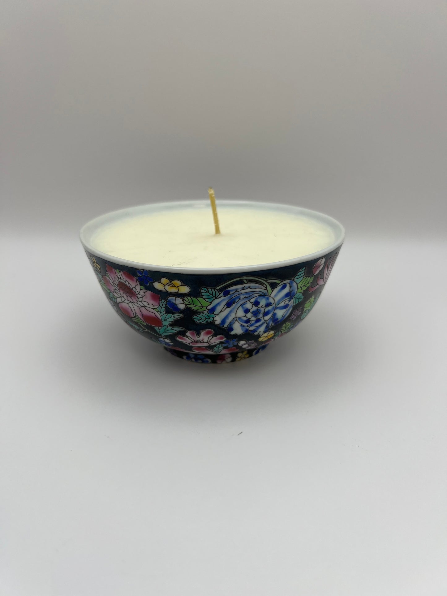 Black Famille Rose Candle