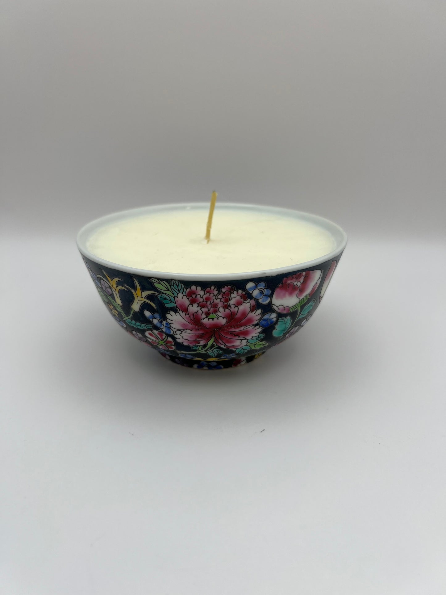Black Famille Rose Candle