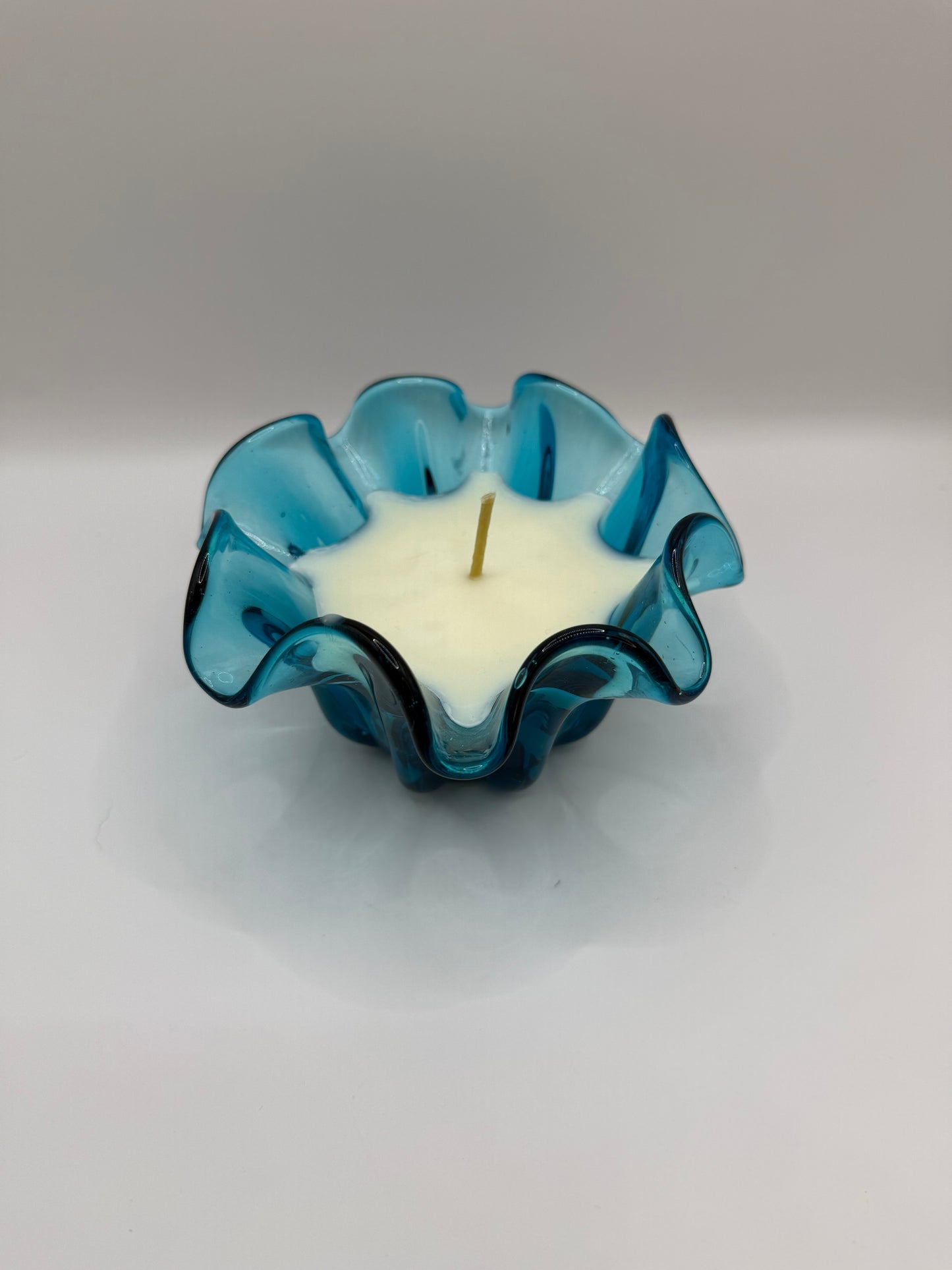 L.E. Smith Blue Ruffled Bowl (Small) Candle