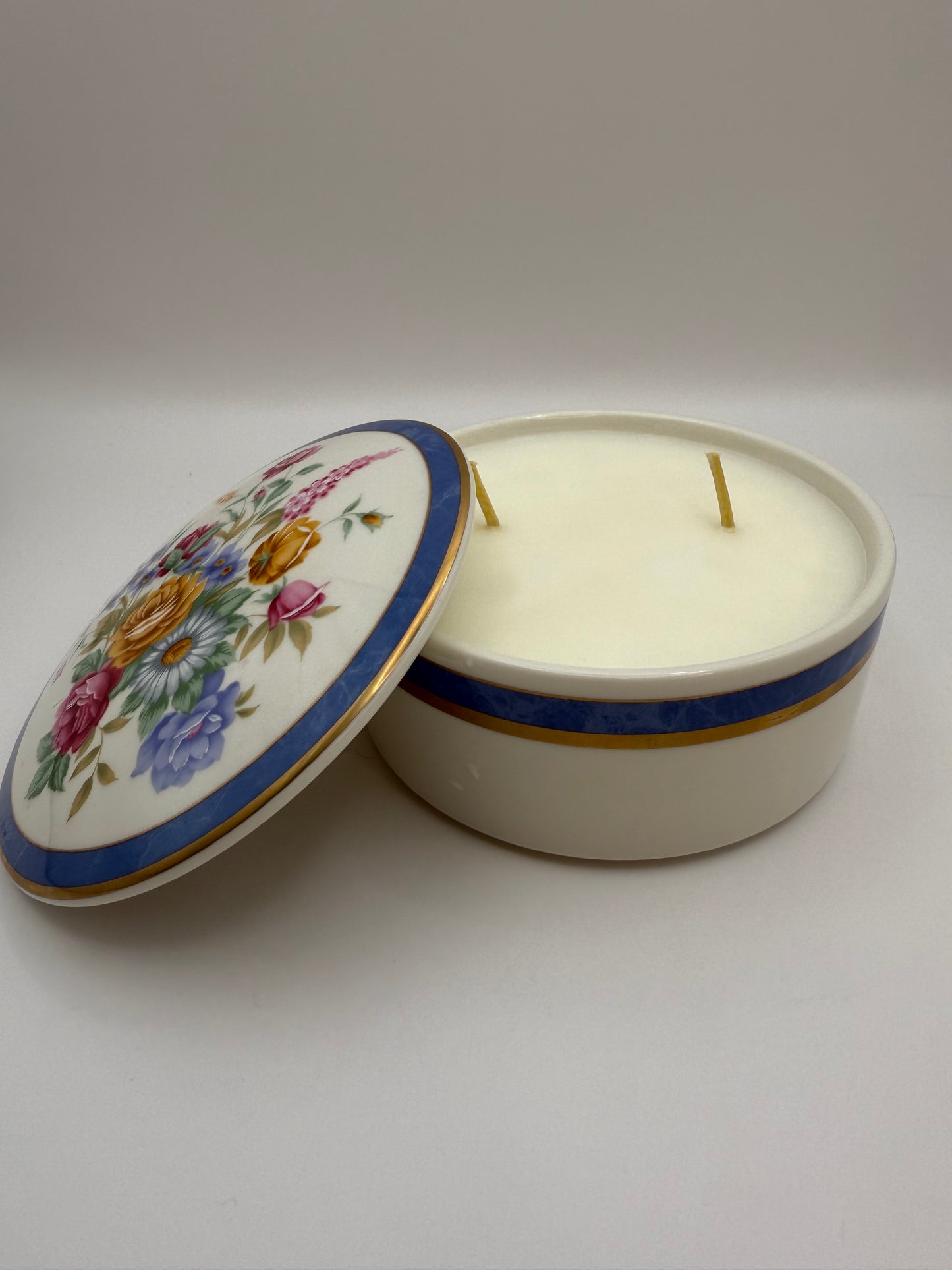 Mikasa Trinket Candle