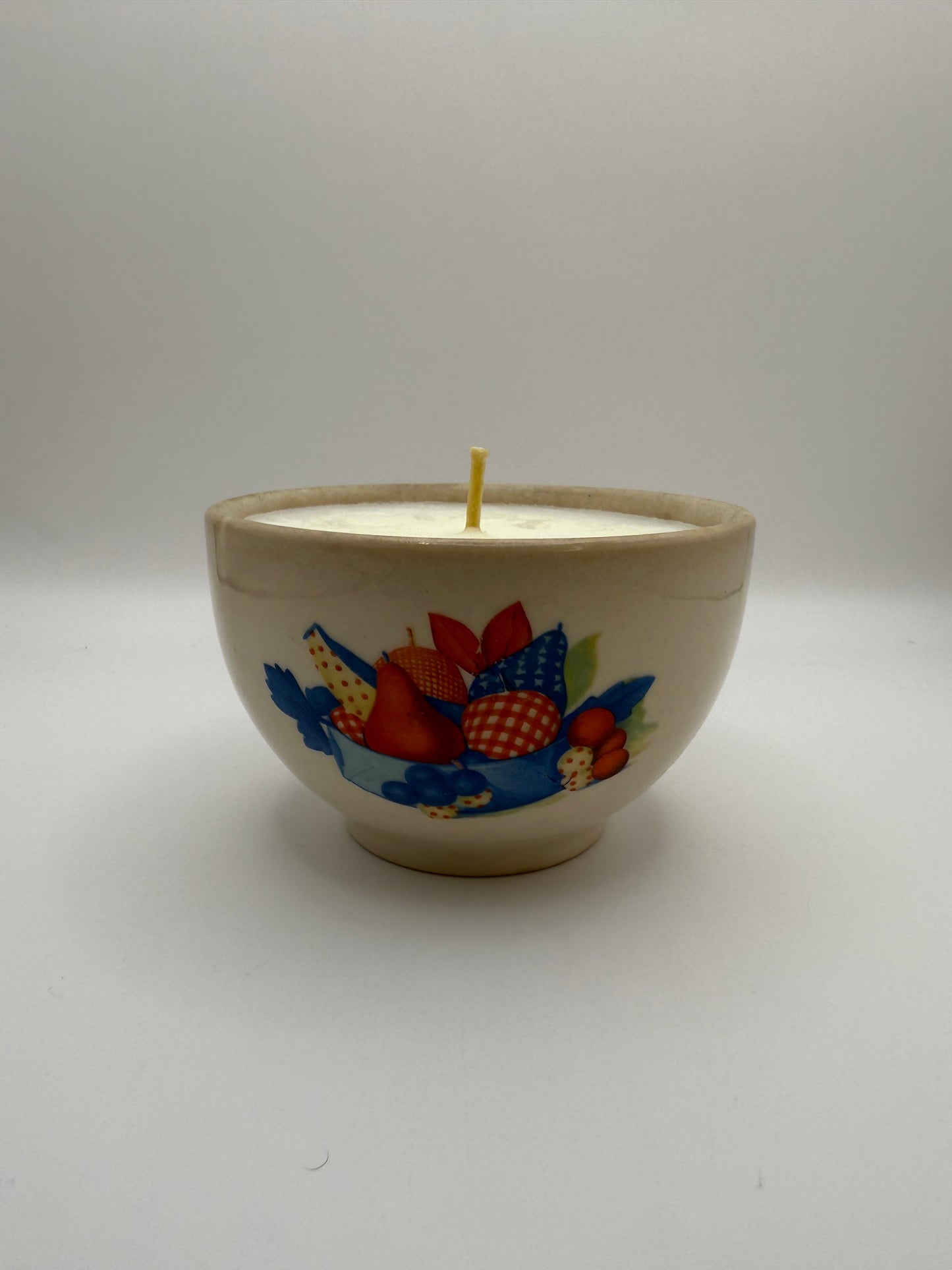 Universal Cambridge Fruit Bowl Candle
